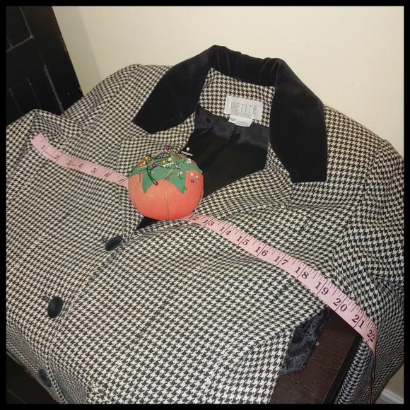 Petite Sophisticate Houndstooth Jacket - Picture 4 of 6